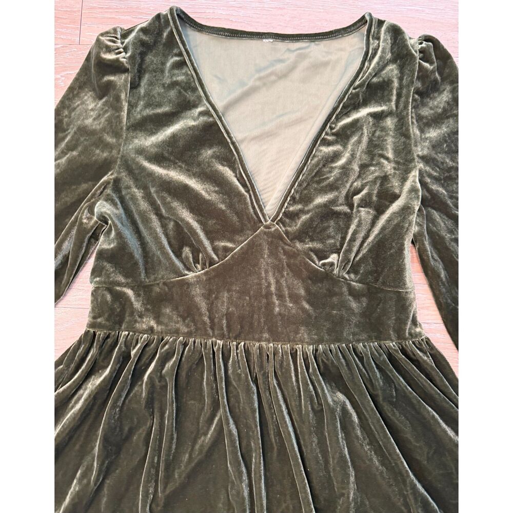 NWT Halara Green Velvet Dress Size Large